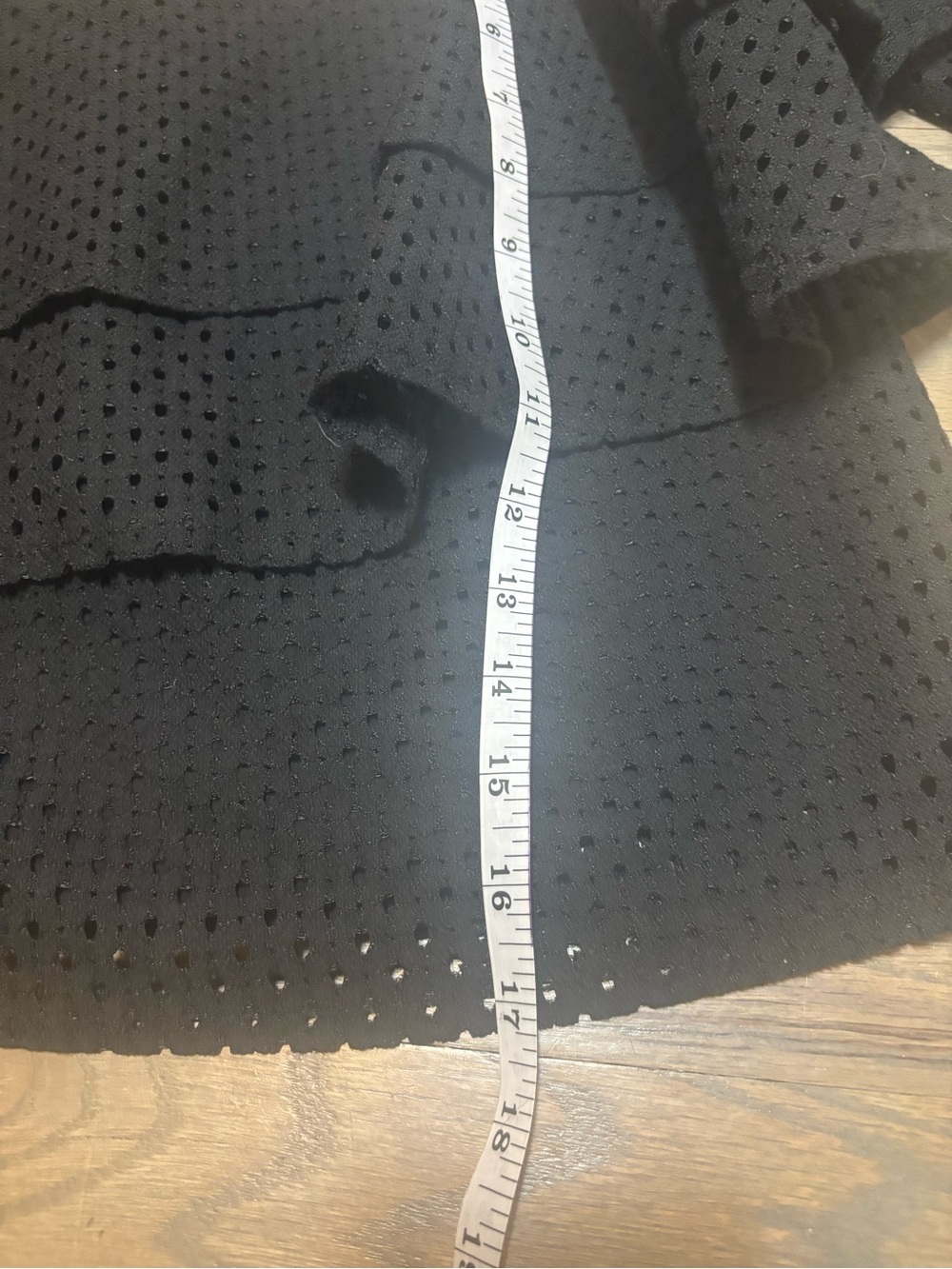 Banana Republic Off-Shoulder Black Ruffle Eyelet Top. XS. NWT! - Picture 7 of 7